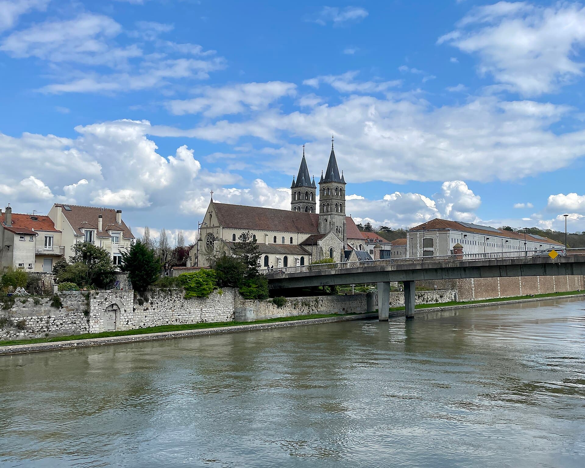 Melun, Seine-et-Marne — area served by HMD Transport